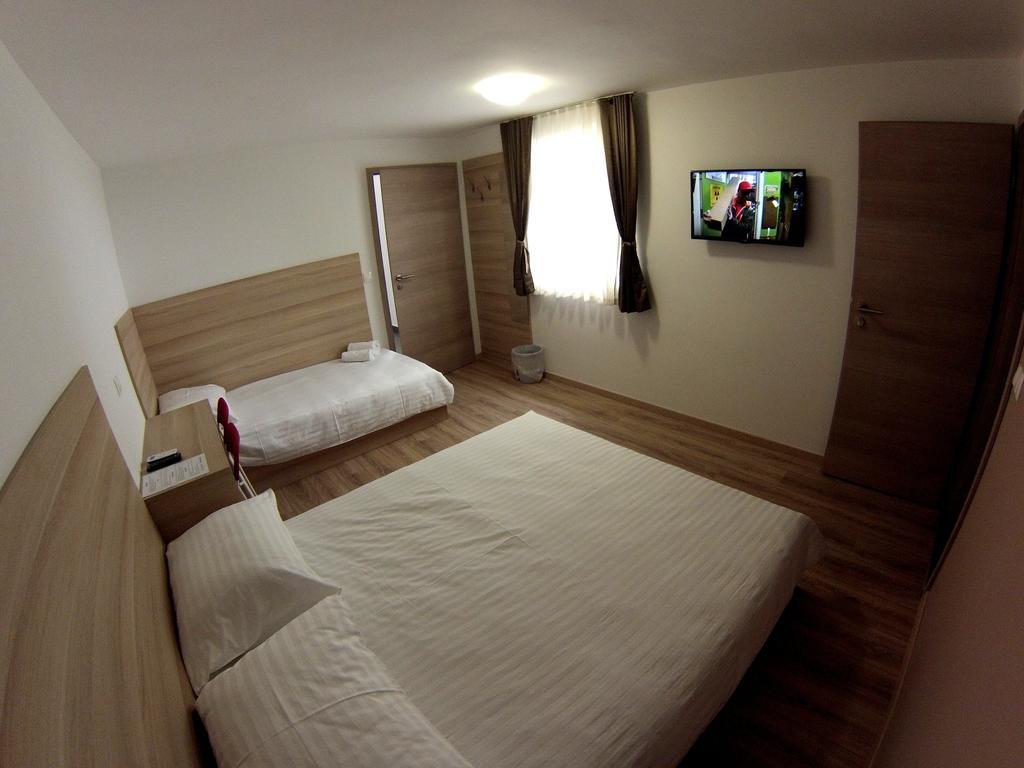 Sweet Dreams Rooms And Apartments Postojna Quarto foto