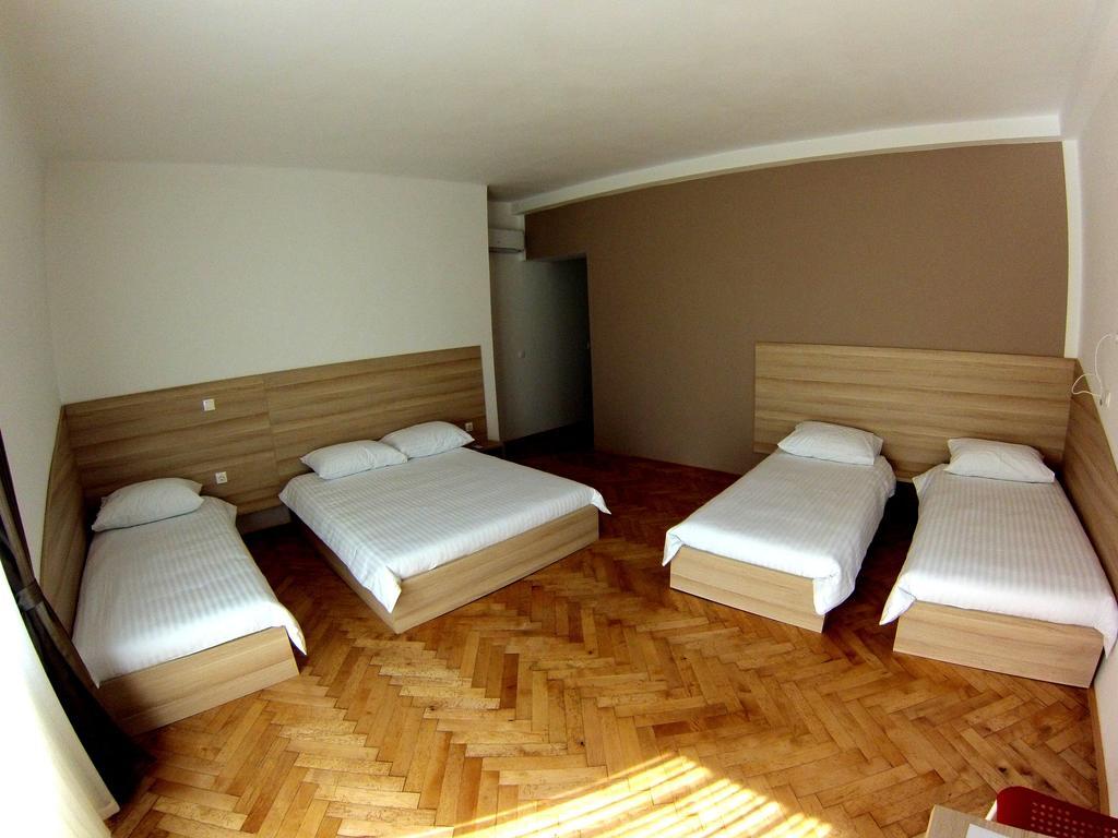Sweet Dreams Rooms And Apartments Postojna Quarto foto