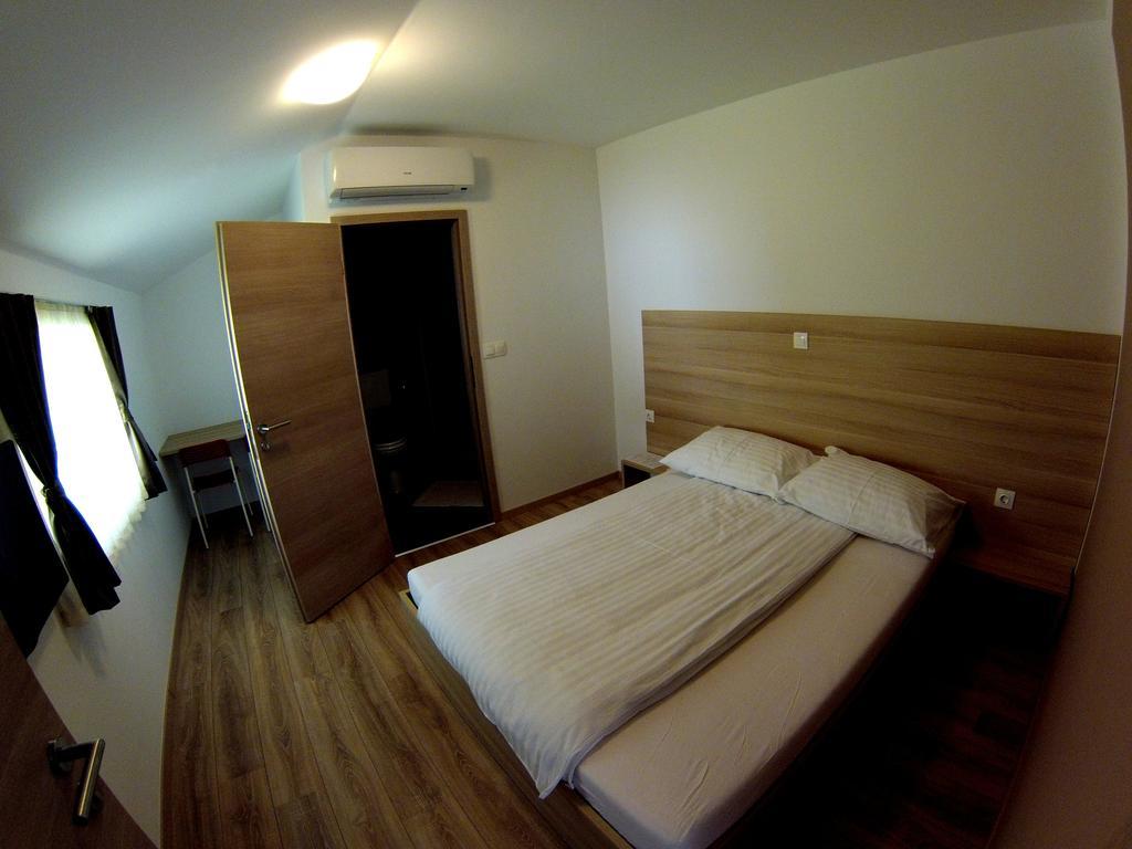Sweet Dreams Rooms And Apartments Postojna Quarto foto
