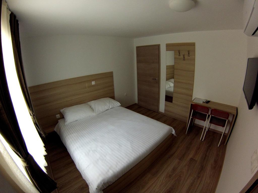 Sweet Dreams Rooms And Apartments Postojna Quarto foto