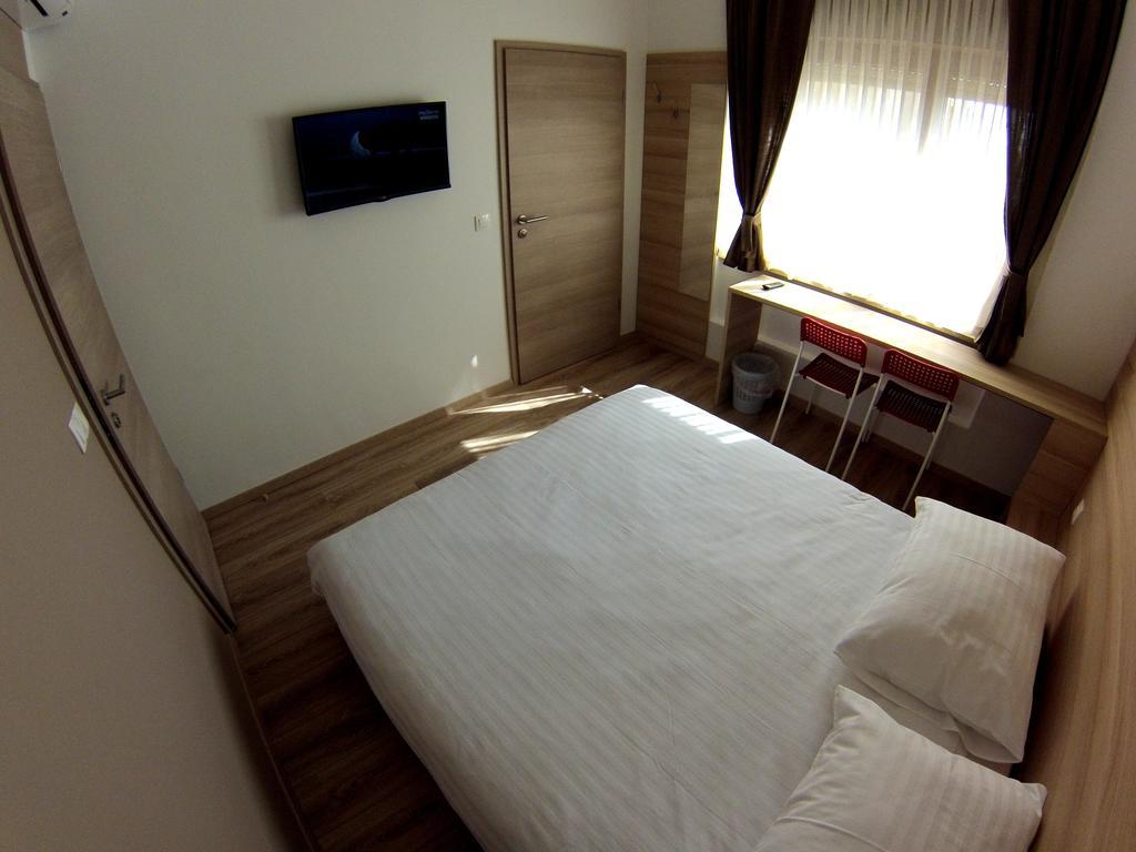 Sweet Dreams Rooms And Apartments Postojna Quarto foto